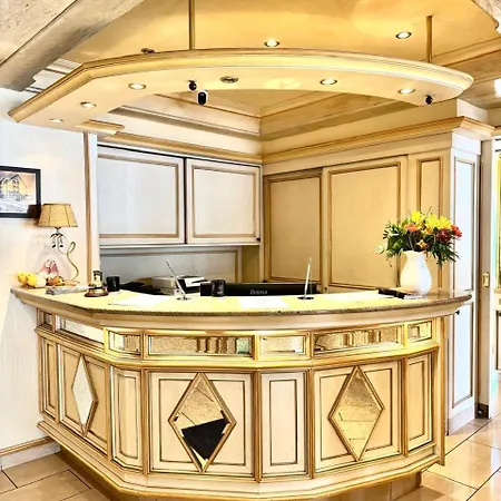 Ar Boutique Hotel *